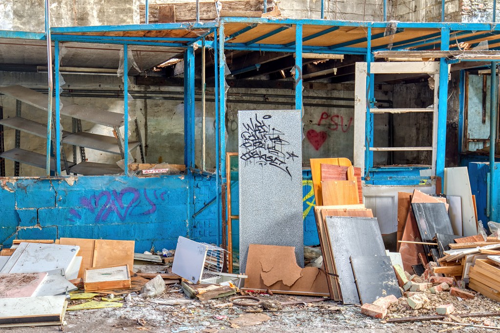 HDR Doel belgie belgique urbex decay verlaten spookdorp spookstad kerncentrale graffiti